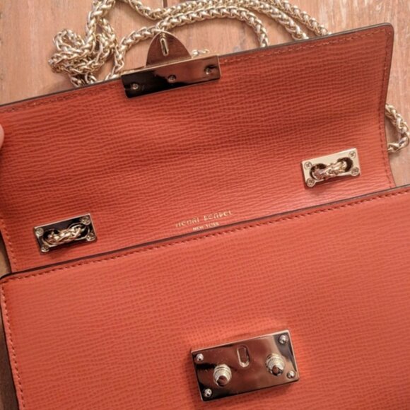 HENRI BENDEL Waldorf Wallet On Gold Chain in Coral - Picture 6 of 8